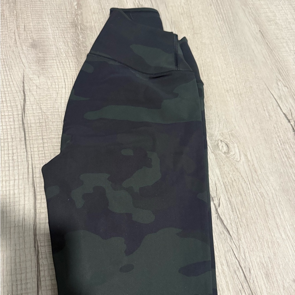 ALO Yoga Black Camouflage Leggings